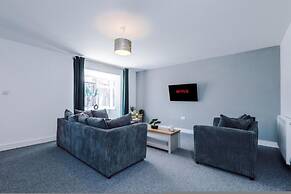 Penny Bridge Basecamp 6-bed Contractor House St Helens