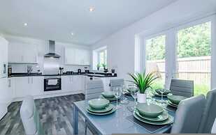 Penny Bridge Basecamp 6-bed Contractor House St Helens