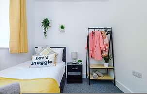 Penny Bridge Basecamp 6-bed Contractor House St Helens