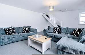 Penny Bridge Basecamp 6-bed Contractor House St Helens