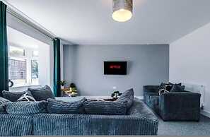 Penny Bridge Basecamp 6-bed Contractor House St Helens