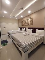 Lalji S Hotel And Restaurant