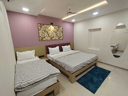 Lalji S Hotel And Restaurant