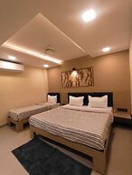 Lalji S Hotel And Restaurant