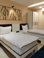 Lalji S Hotel And Restaurant