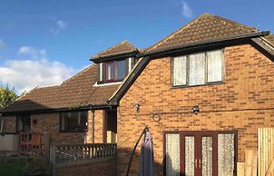 A Village Tranquil Modern Tudor House sea Views