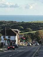 A Village Tranquil Modern Tudor House sea Views