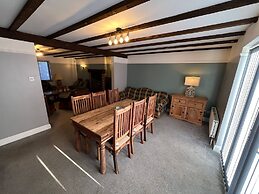 A Village Tranquil Modern Tudor House sea Views