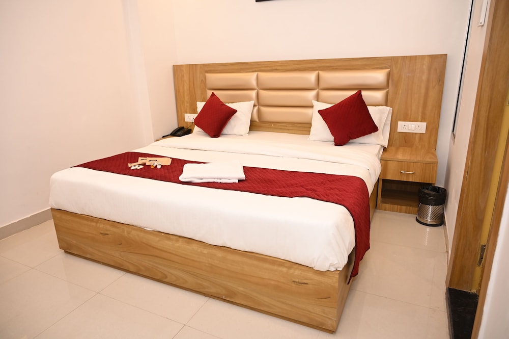 Hotel Golden Bliss