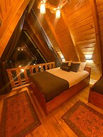GİYONA BUNGALOV