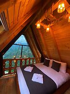 GİYONA BUNGALOV