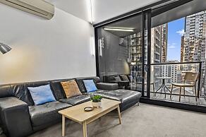 Central 2 Bed Apartment Near Melbourne CBD