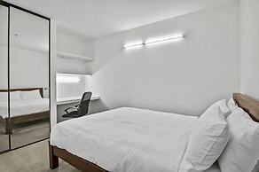 Central 2 Bed Apartment Near Melbourne CBD