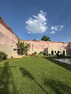 Misti Pool And Resort