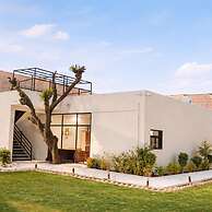 Misti Pool And Resort