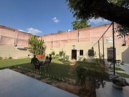 Misti Pool And Resort