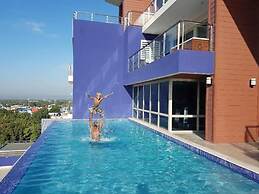 City Apartment in Kingston AC with Pool