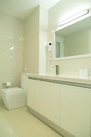 City Apartment in Kingston AC with Pool