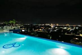 City Apartment in Kingston AC with Pool