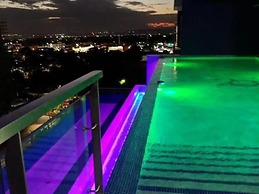 City Apartment in Kingston AC with Pool