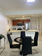 City Apartment in Kingston AC with Pool
