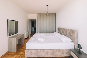 Hotel Cruiser Lux