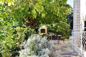 Relaxing Retreat With Terrace