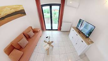 Cozy Apartment With Pool Near Umag