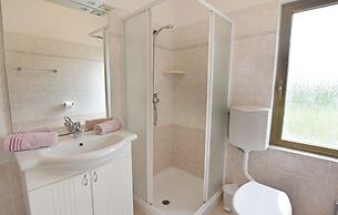 Cozy Apartment With Pool Near Umag