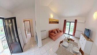 Cozy Apartment With Pool Near Umag