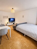 Serene 2-bedroom Apartment in Chêne-bougeries, Switzerland