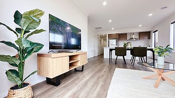 Creekstone 4B Home by GoodLive