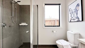 Creekstone 4B Home by GoodLive