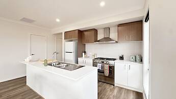 Creekstone 4B Home by GoodLive