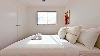 Creekstone 4B Home by GoodLive