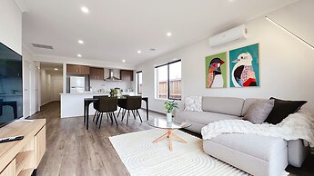 Creekstone 4B Home by GoodLive