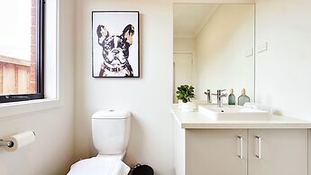 Creekstone 4B Home by GoodLive