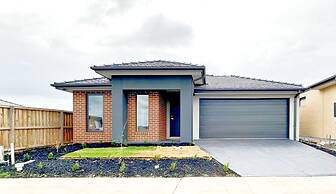 Creekstone 4B Home by GoodLive