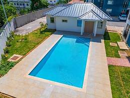 Deanery Apartments - Pool - AC - 24hrs
