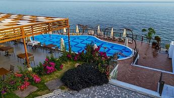 Feniks Priority Hotel