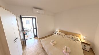 Cozy and Practical Studio in Šćavonija