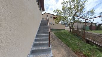 Peaceful Apartment Near Umag