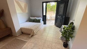 Diamond Suite by Corfuescapes