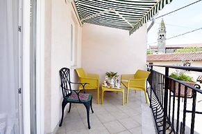 Bright Flat With Shared Pool in Tar