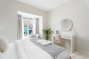 Gala Guests - Elite Residences Suites
