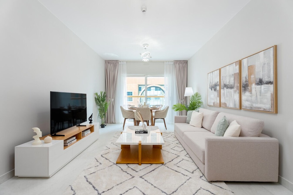 Gala Guests - Elite Residences Suites