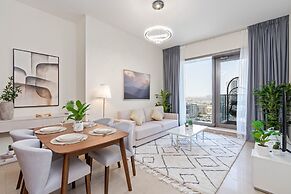 Gala Guests - Sparkle Tower Residences