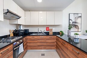 Gala Guests - Sparkle Tower Residences