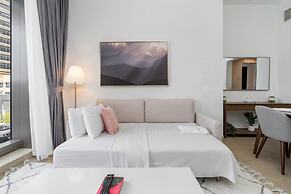 Gala Guests - Sparkle Tower Residences