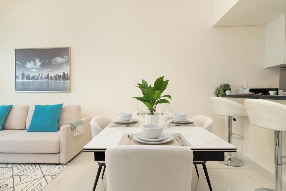 Gala Guests - Damac Heights Collection